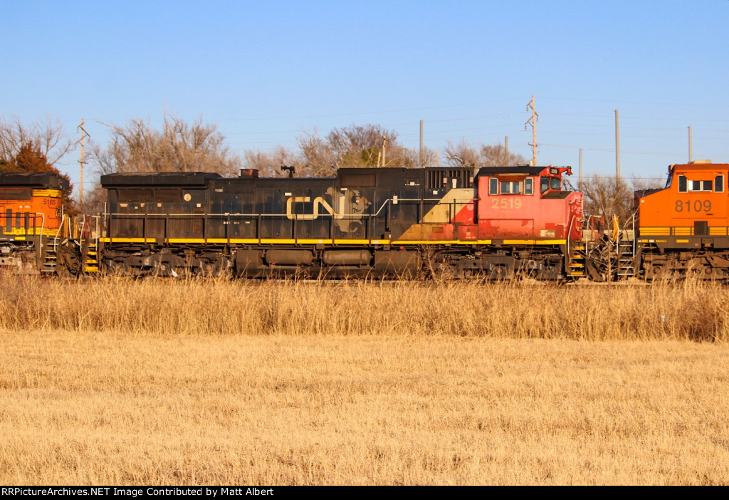 CN 2519 second out on an H-DYTGAL